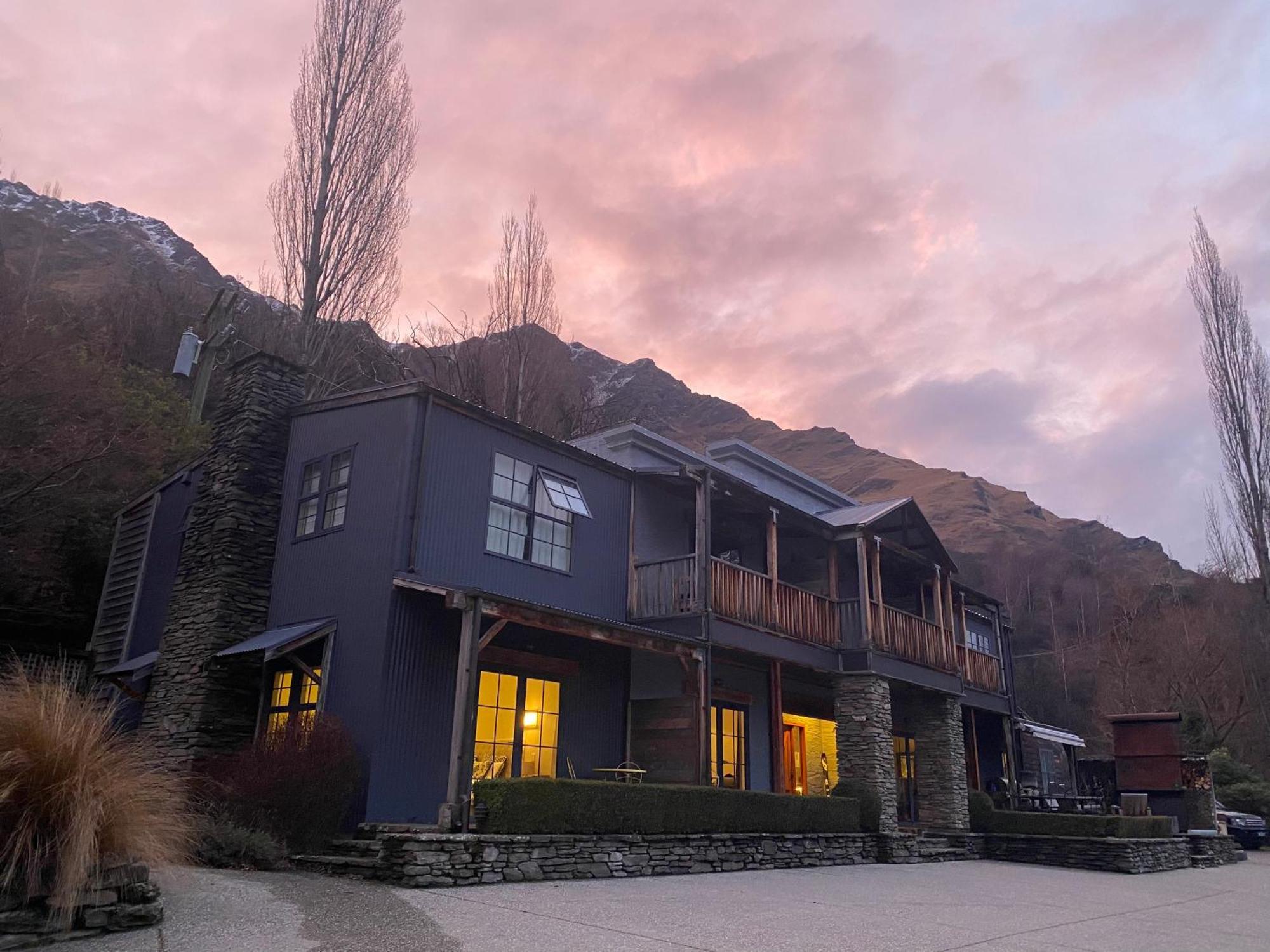 Moonlight Escape Lodge Queenstown Exterior photo